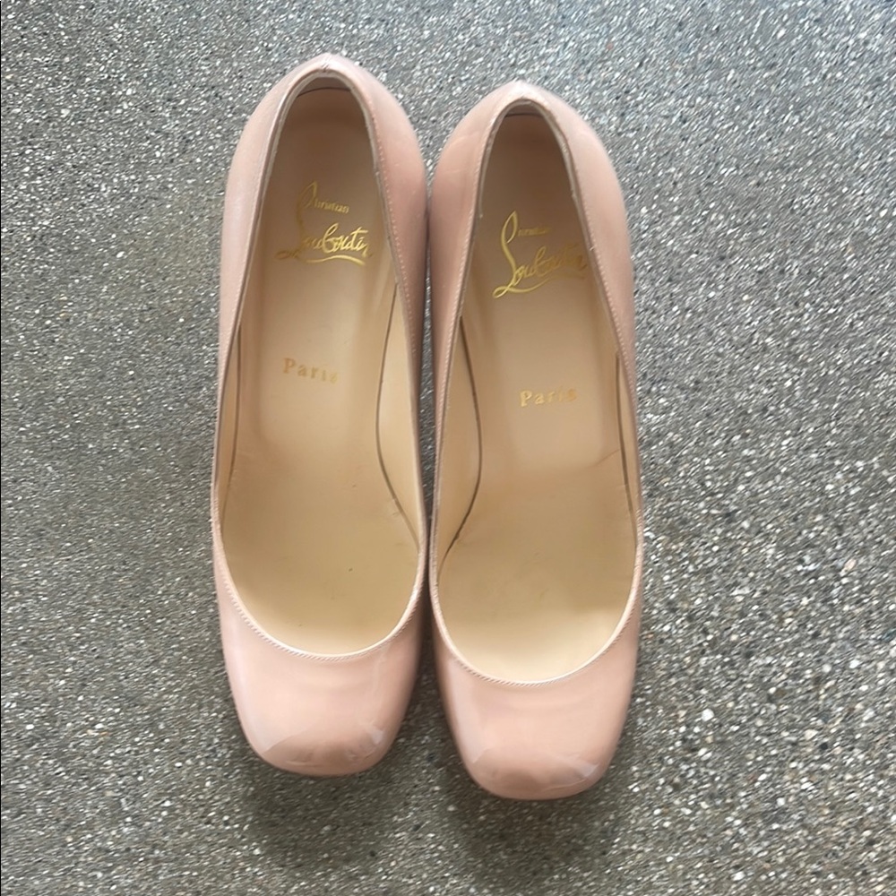 Christian Louboutin Women's Nude Pumps sz 38 1/2
